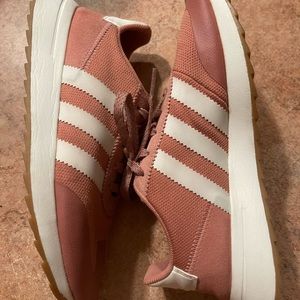 Adidas womens flashback shoes